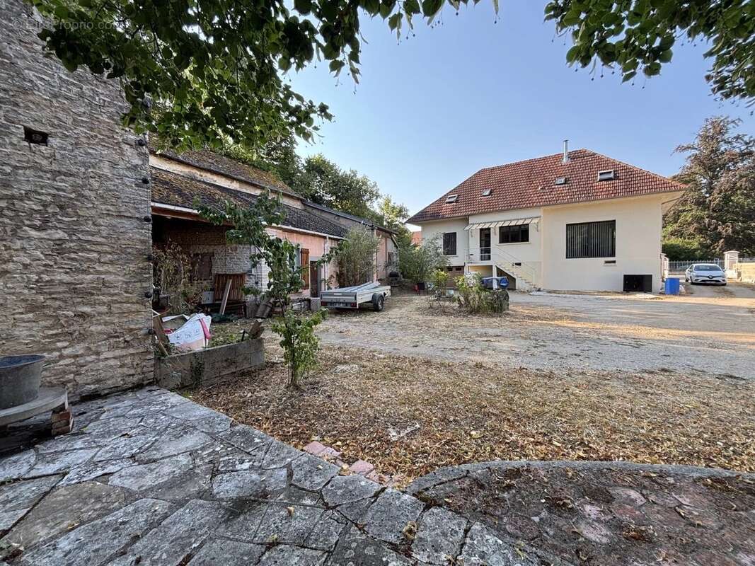 Maison 175 m² - 7 pièces avec dépendances - photo 26