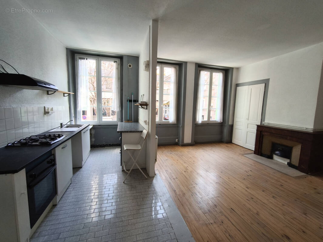 Appartement à SAINT-ETIENNE
