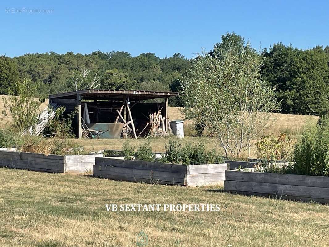 Sud Gironde, Belle maison de campagne rénovée, avec vue panoramique, dépendances  et piscine..11 hectares - photo 18