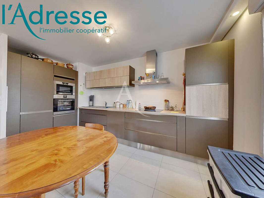 Appartement à EMERAINVILLE