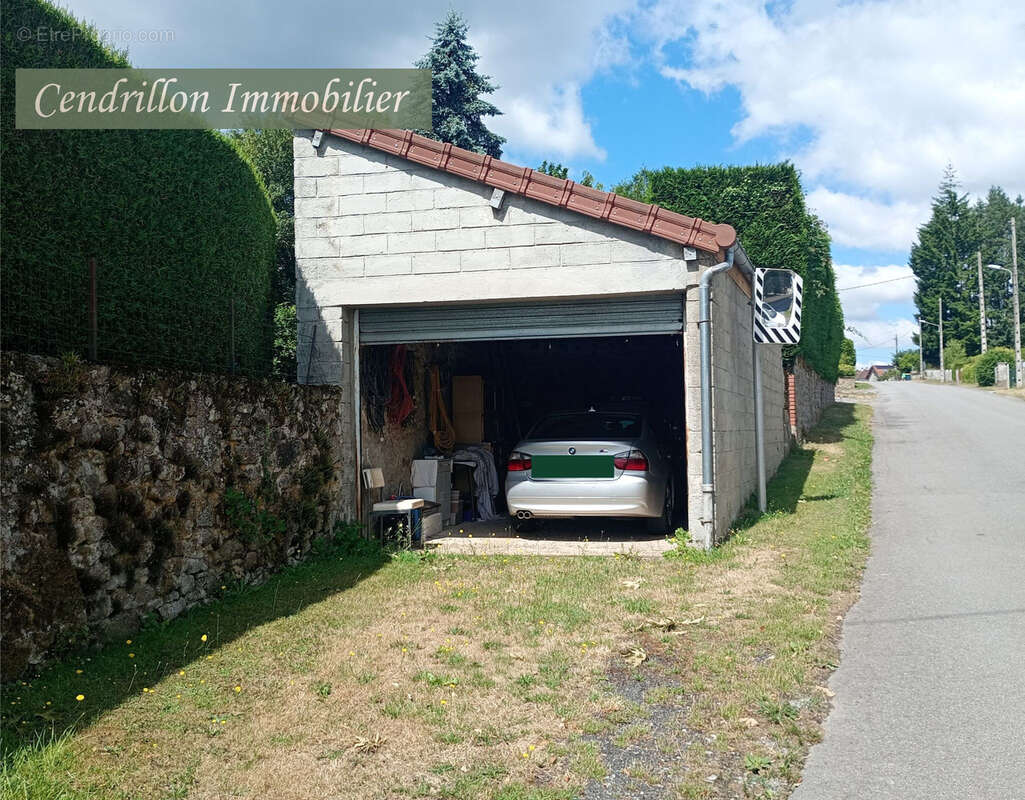Maison en pierre indépendante avec 3 chambres sur un parc arboré de 4200 m2 avec dépendances  et puits - photo 22