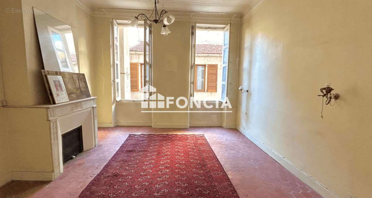 Appartement à MARSEILLE-6E