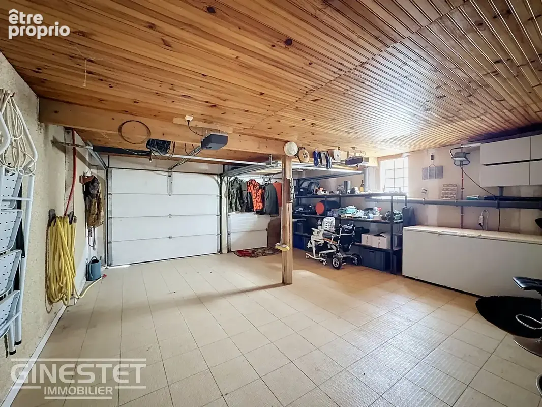 Saint lyé - maison t6 renovée avec jardin et double garage - photo 13