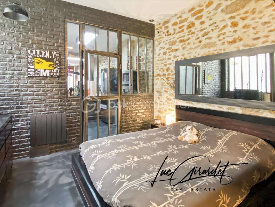 Appartement à PARIS-19E