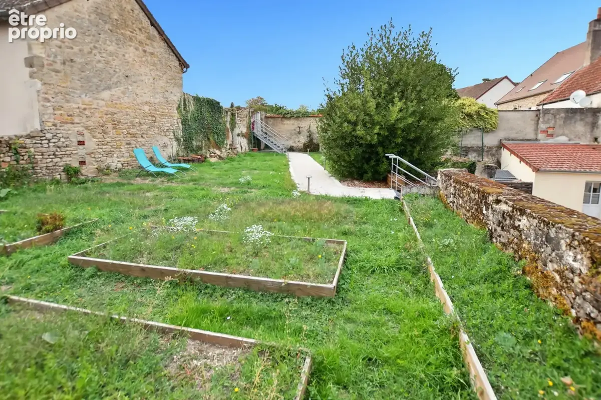 Propriété rénovée de 324 m² avec terrain à COUCHES (71) - photo 7