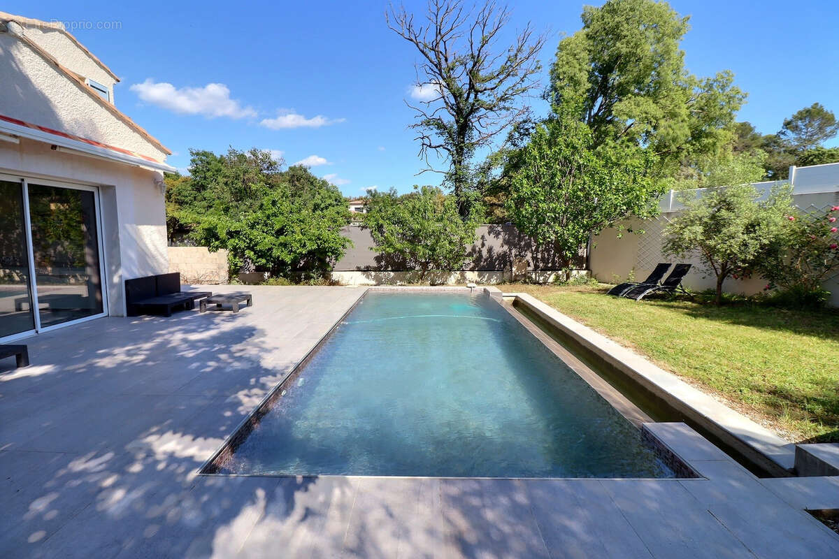 Maison à SAINT-JEAN-DE-CORNIES