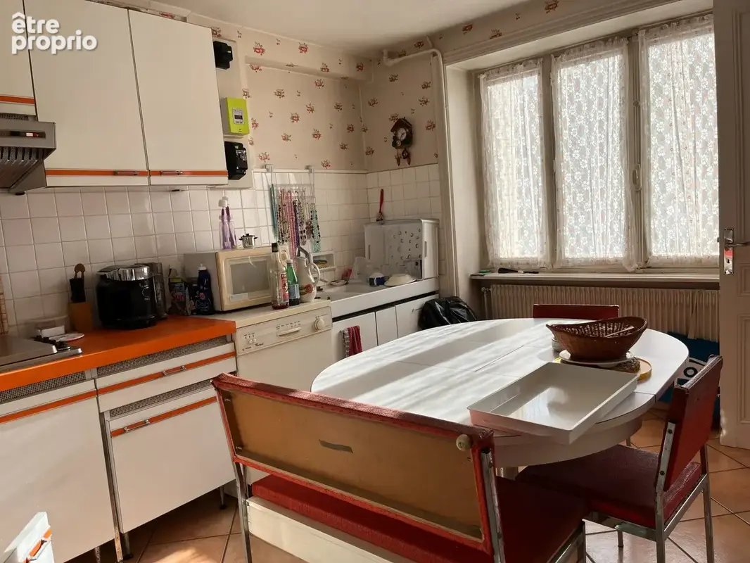 Maison 6 pièces 150 m² à vendre à Thizy (69240) - photo 3