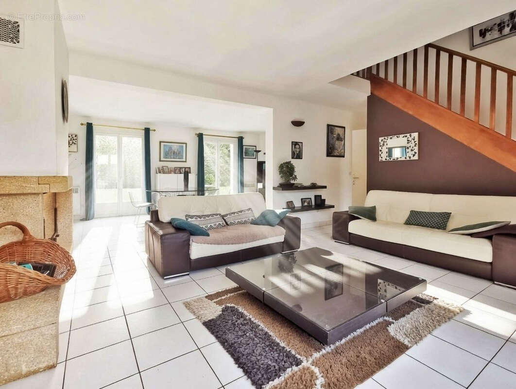 Maison à MAGNY-LES-HAMEAUX