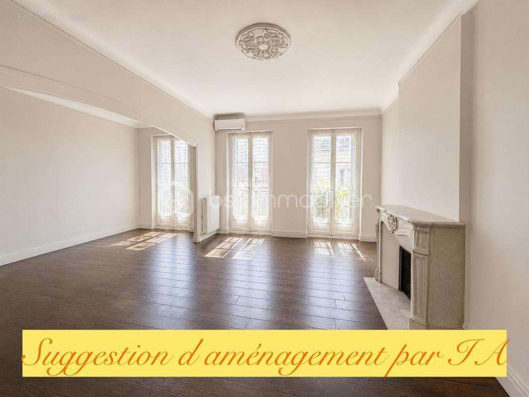Rare à la vente : 131 m² de charme et de lumière en plein centre de Toulon - photo 9