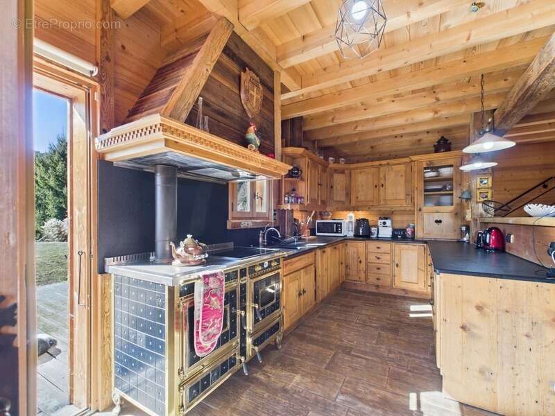 Haute Savoie (74), à vendre MORILLON - Domaine skiable du Grand Massif - Ferme Savoyarde P9 - photo 4