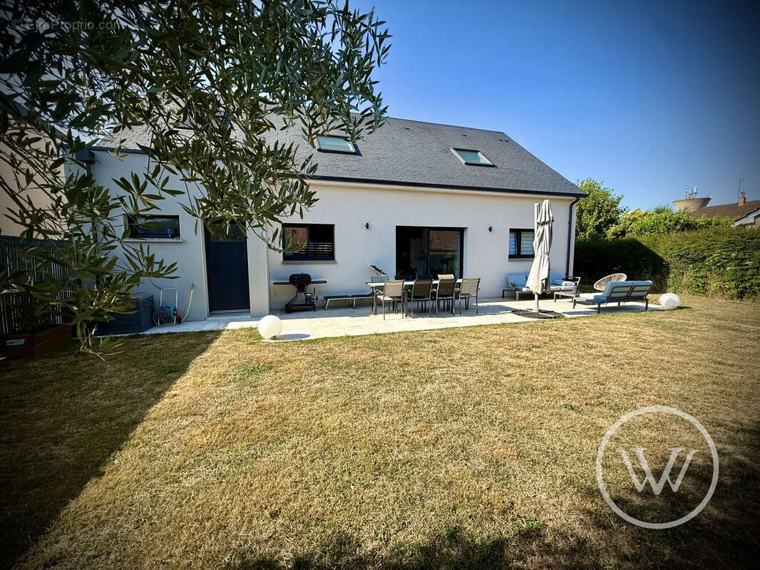 Maison 112 m² à La Bazoge  - photo 2