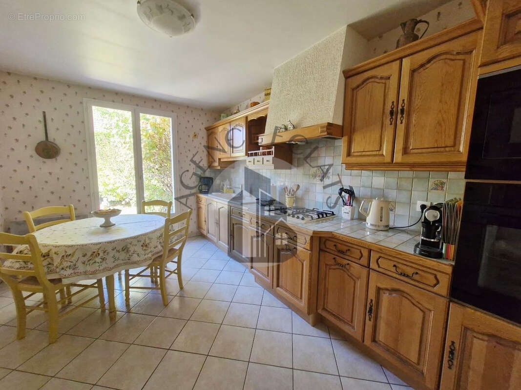 Maison à MONTEVRAIN