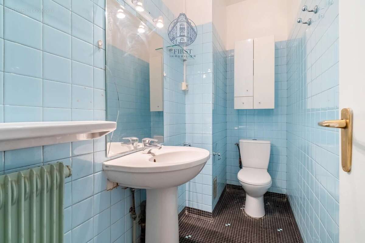 Appartement à PARIS-16E