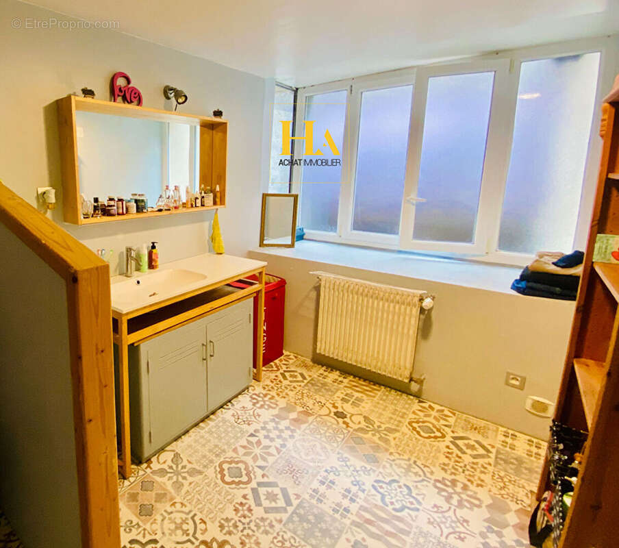 Maison à MONTELIMAR