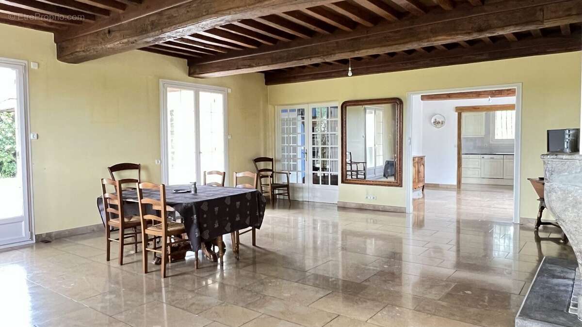 Maison à LADOIX-SERRIGNY