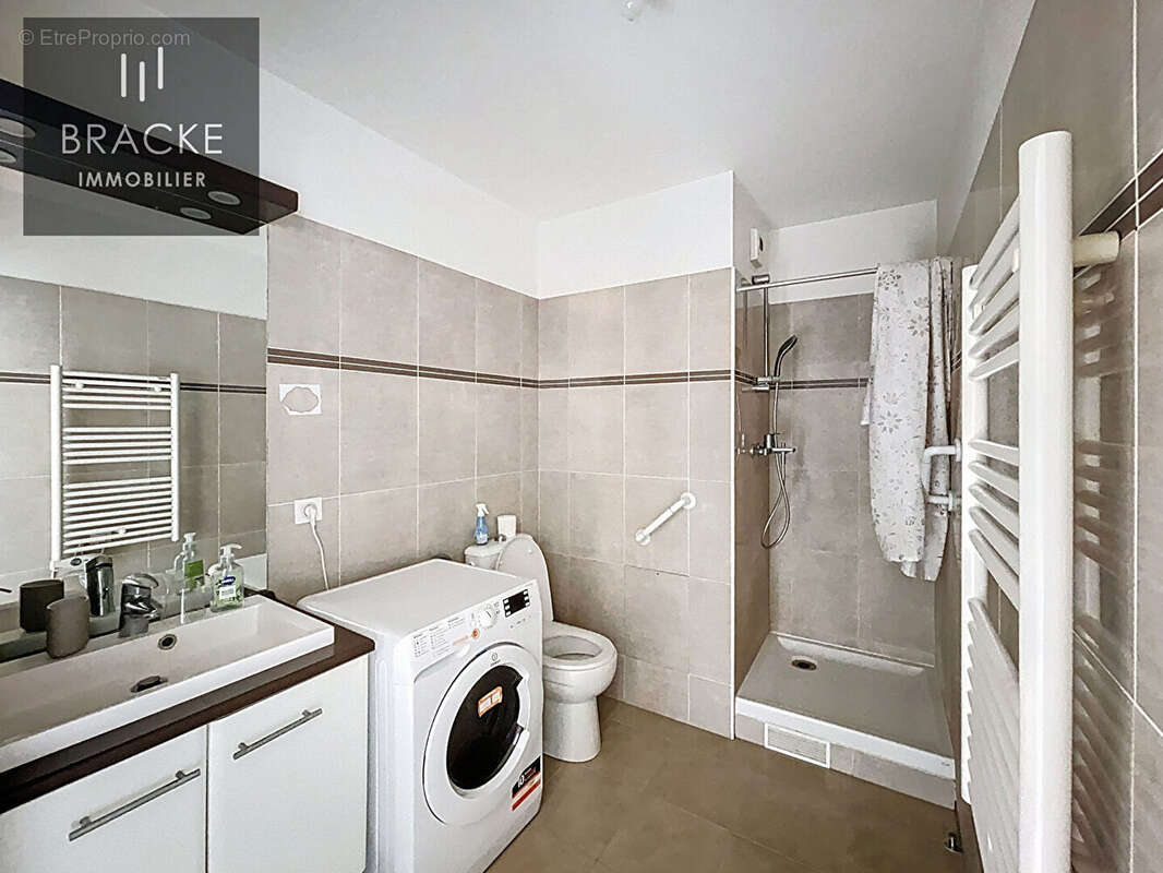 Appartement à COURBEVOIE