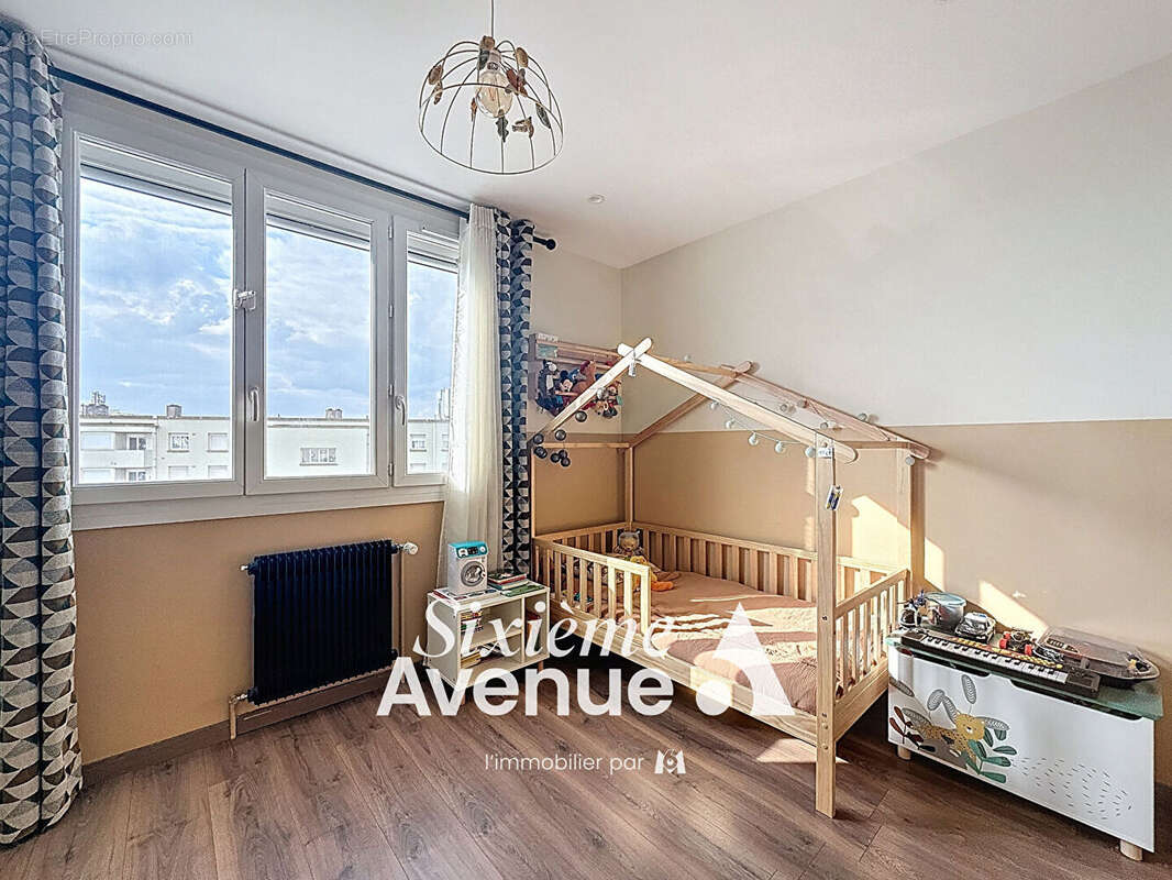 Appartement à DECINES-CHARPIEU