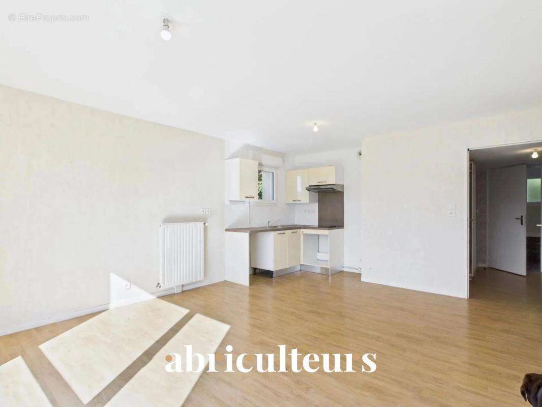 Appartement à SENE