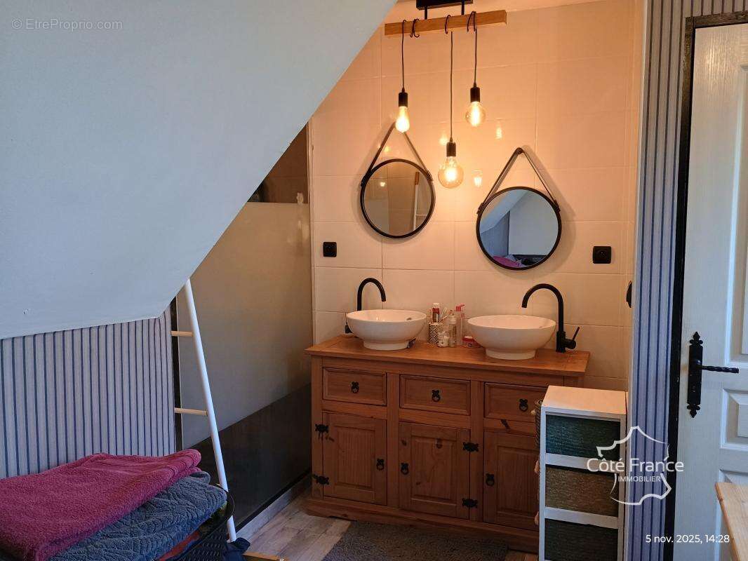 Maison à MONTIGNY-LE-FRANC