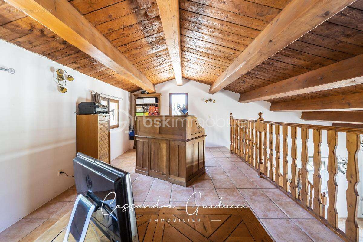 Superbe villa avec vue panoramique et appartement T2 indépendant - photo 11