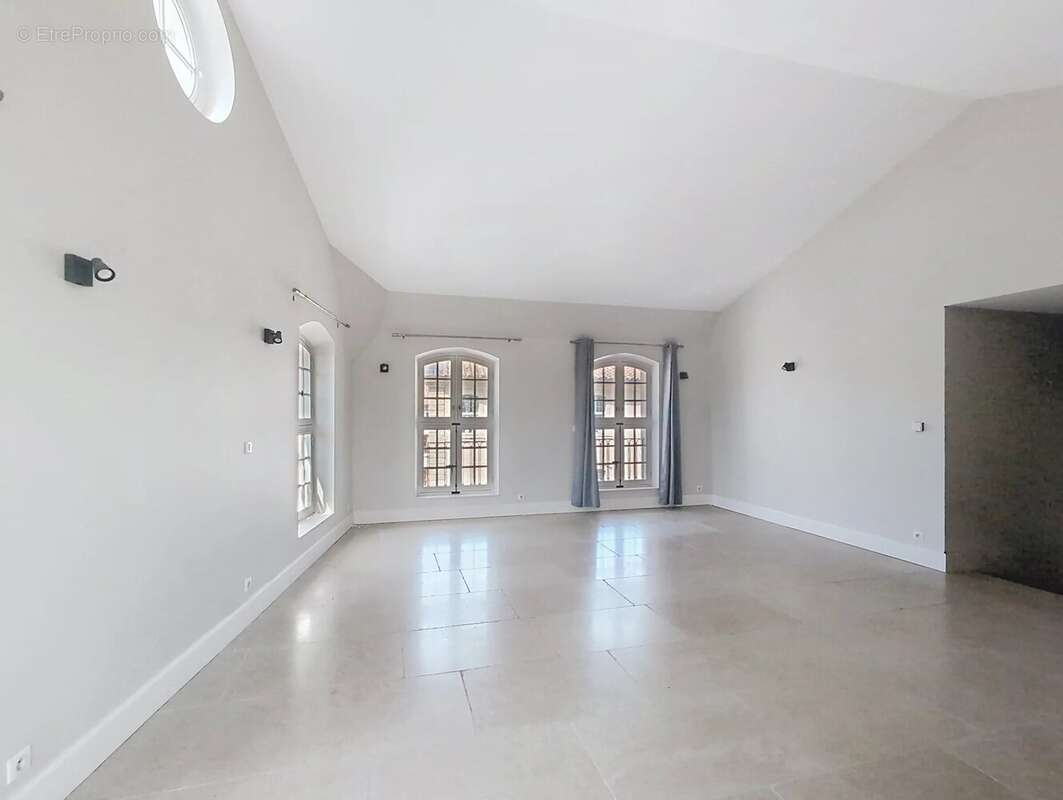 Appartement à UZES