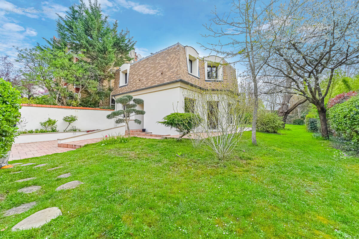 Maison à SAINT-MAUR-DES-FOSSES