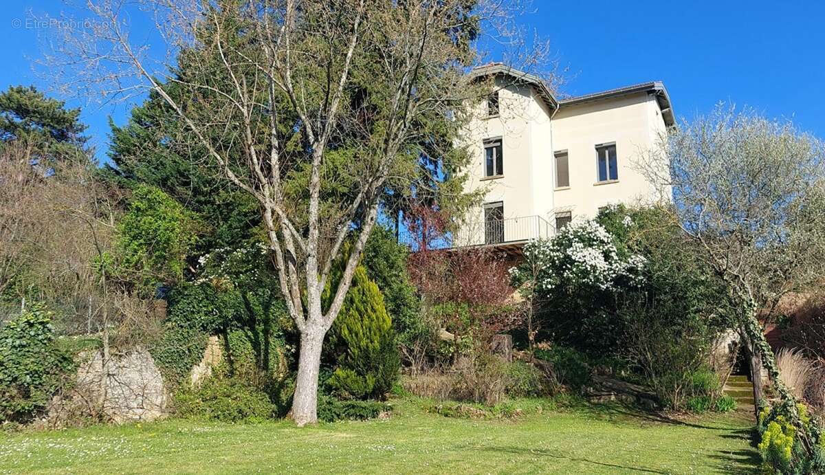 Maison à SAINT-CYR-AU-MONT-D'OR
