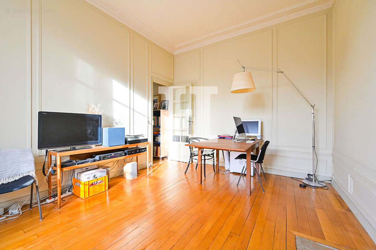 Appartement à PARIS-19E