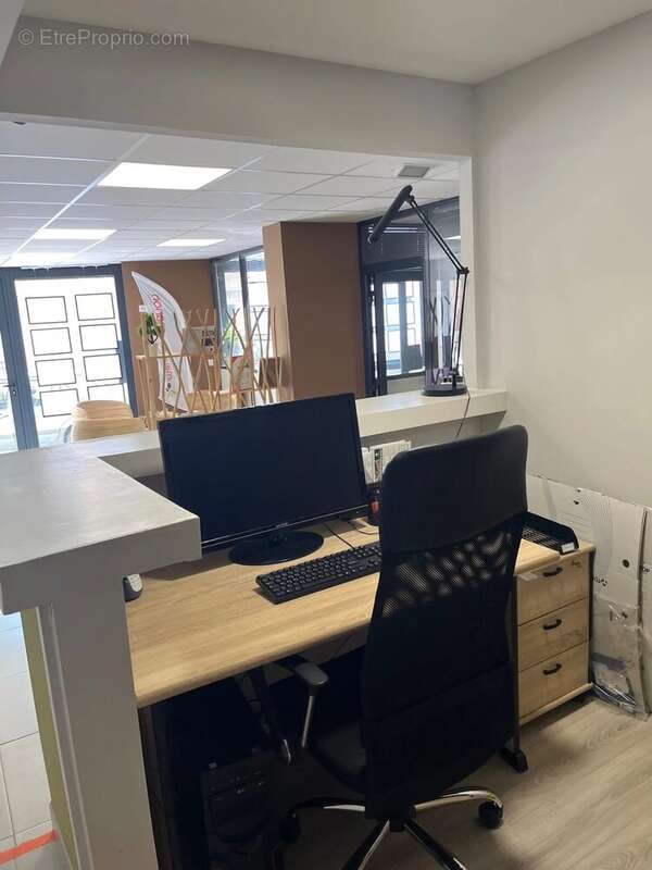 Commerce à VILLELAURE