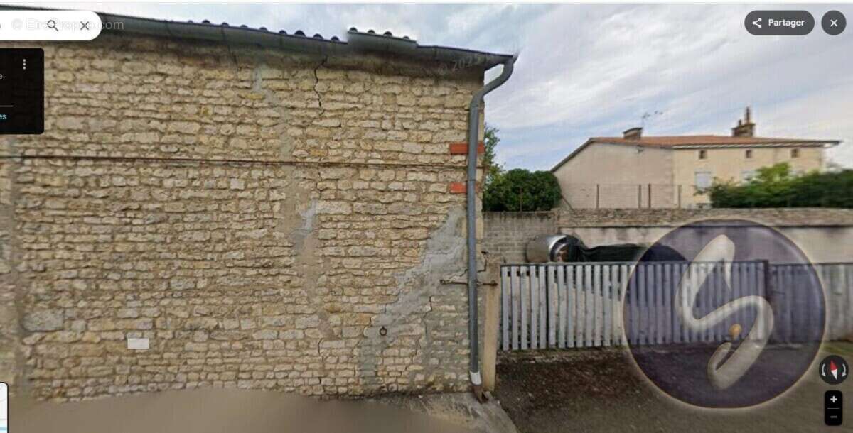 Maison à PAMPROUX
