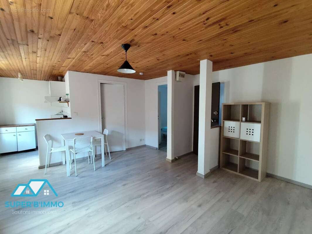 Appartement à SIAUGUES-SAINTE-MARIE