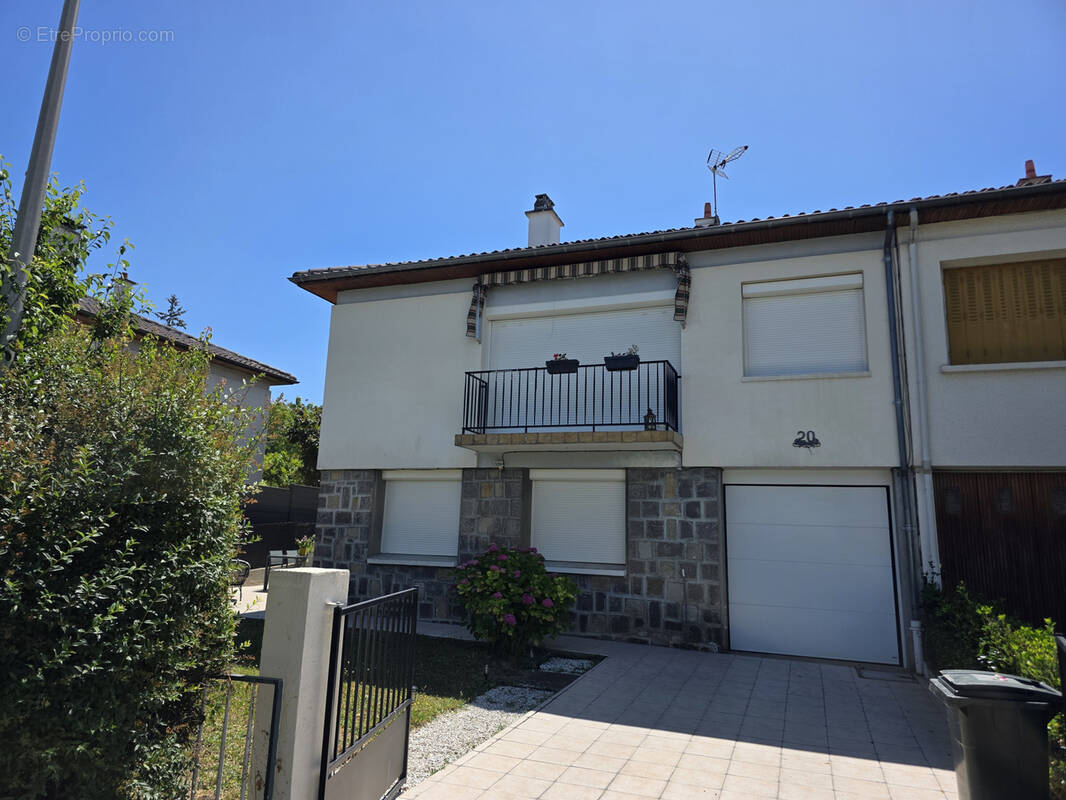 Appartement à ROMAGNAT