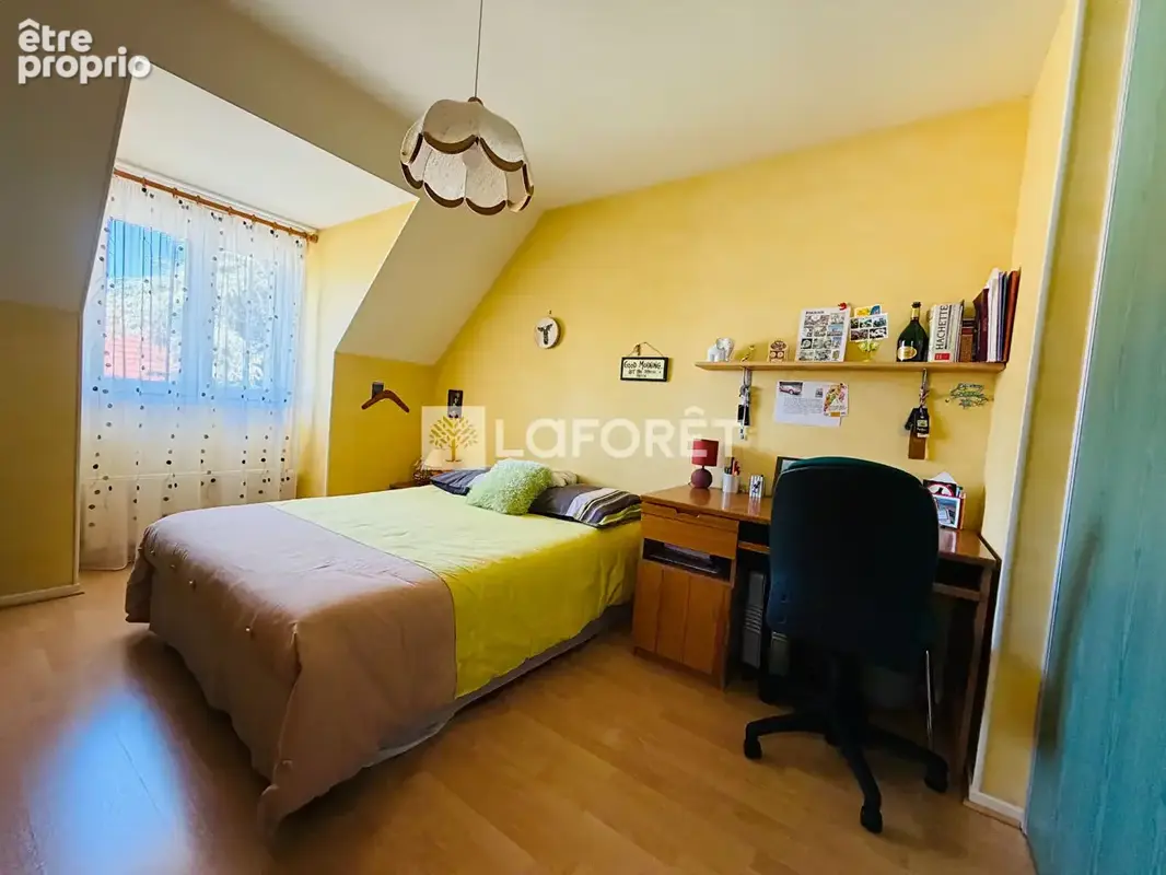 Une maison familiale comme on en trouve rarement à proximité du centre-ville - photo 7