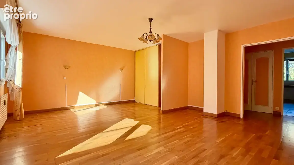 Boulevard Robert Schuman - Appartement T3 avec balcon - photo 2