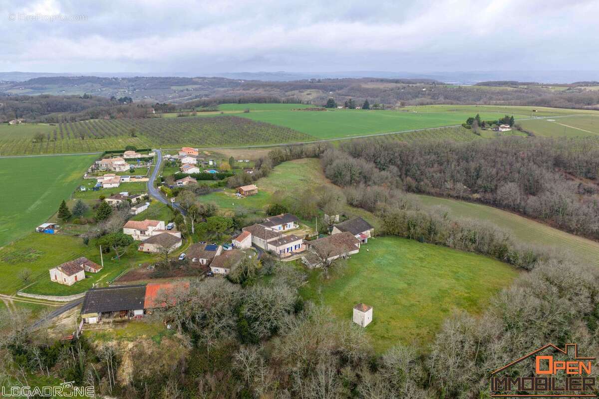 Maison à SAINTE-COLOMBE-DE-VILLENEUVE