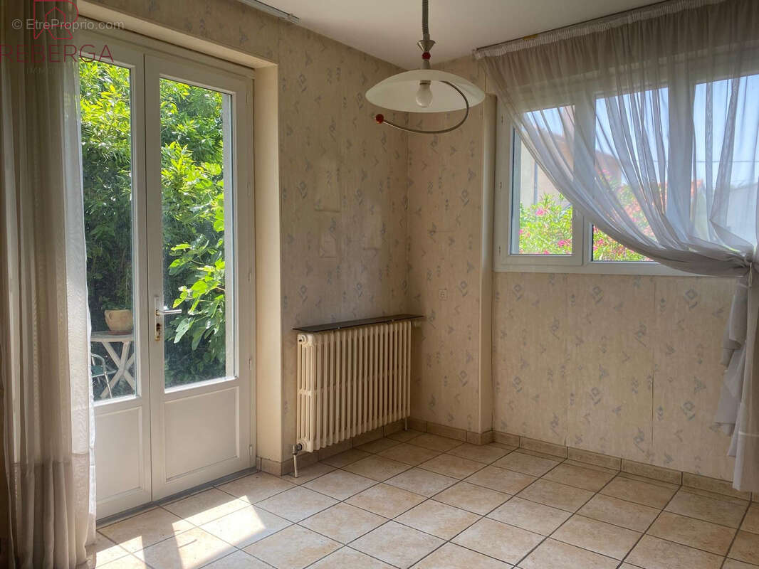 Maison à AUSSILLON