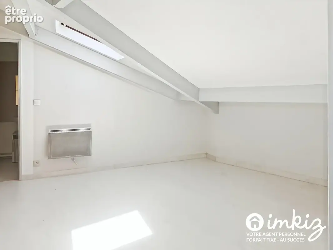 Duplex 2 pièces avec balcon, cave et parking - photo 10