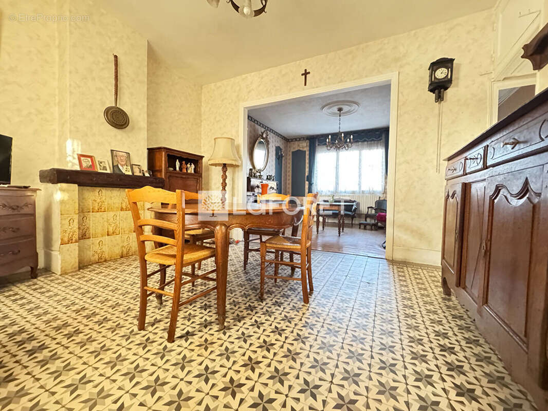 Maison à SIN-LE-NOBLE