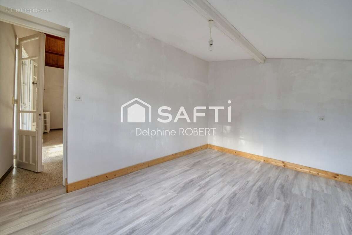 Maison 100 m² à Le Douhet  - photo 9