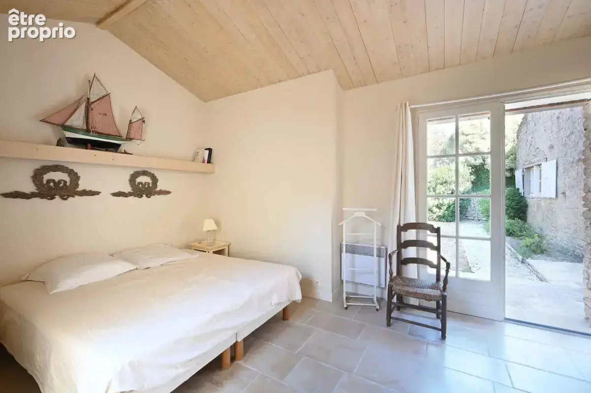 Belle propriété plein centre du village avec cours et jardin Les Portes En Re A VENDRE - photo 18