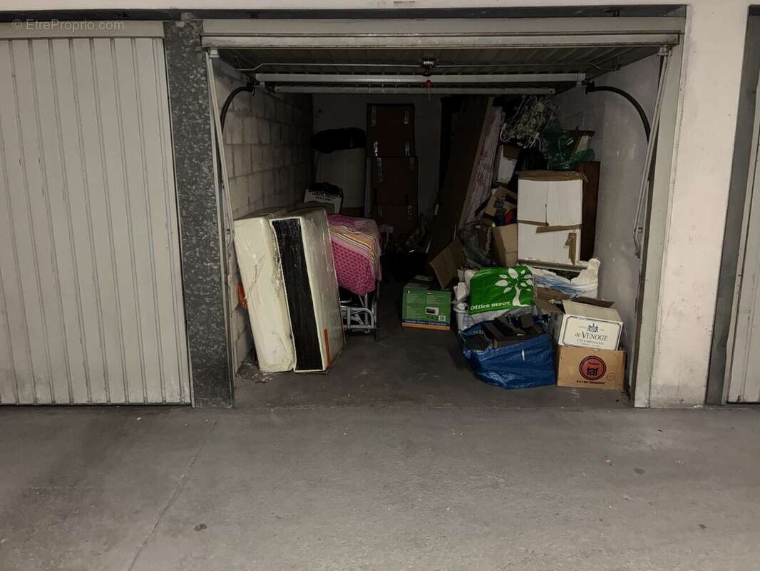 Parking à PARIS-14E