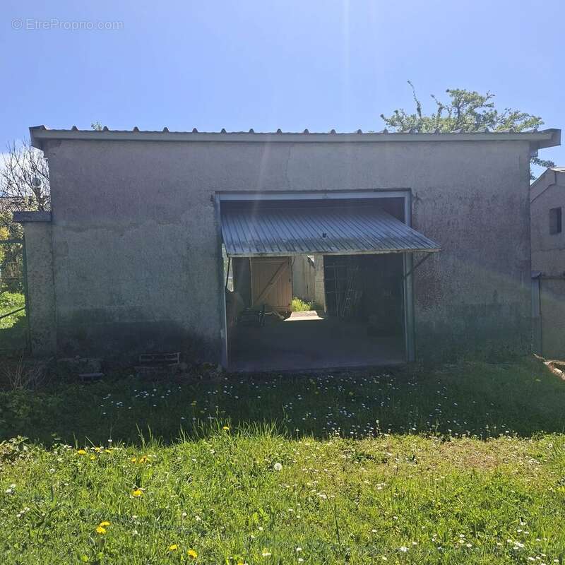 Maison à SAINT-PIERRE-DE-TRIVISY
