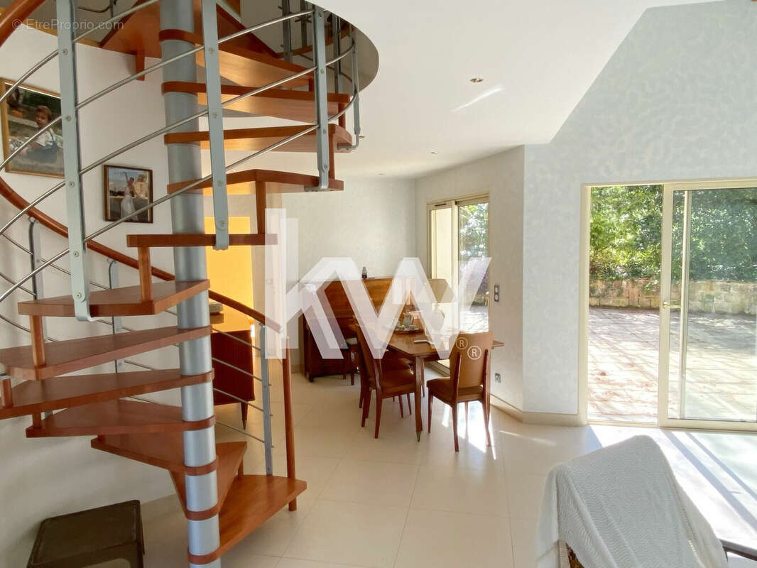 Maison 106 m² à Saint-Remy-L'honore  - photo 6