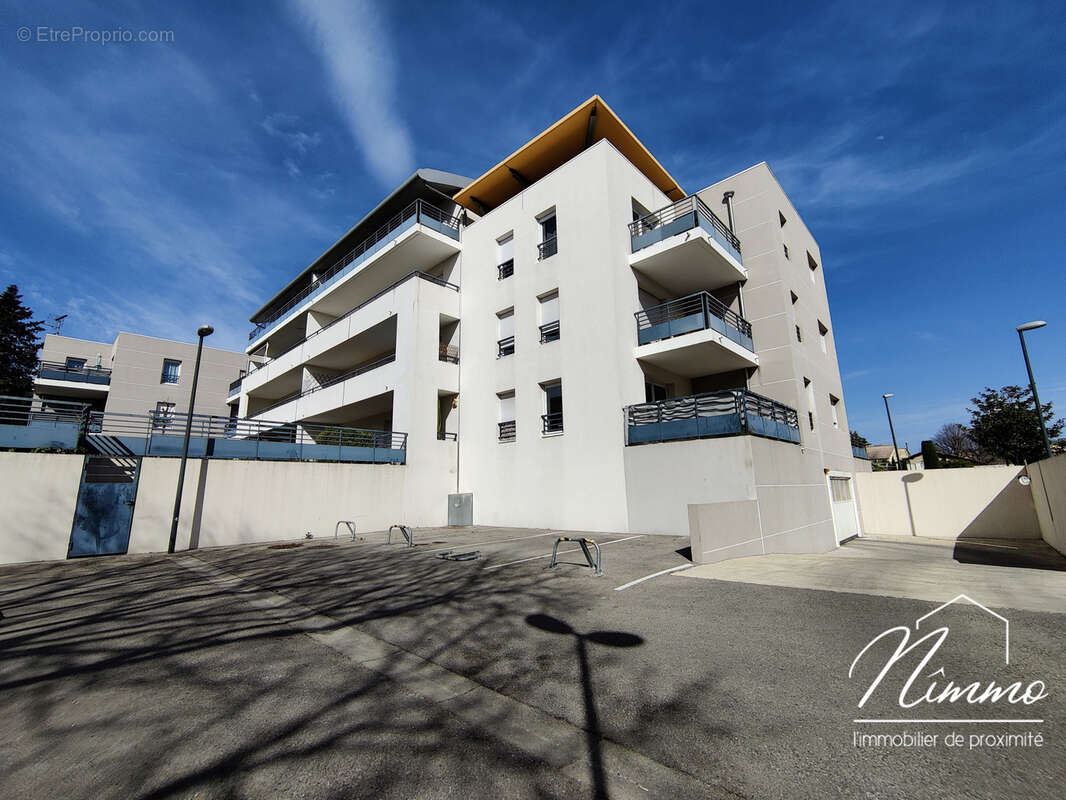Nimes route duzes appartement t3 dernier etage terrasse garage ascenseur - photo 11