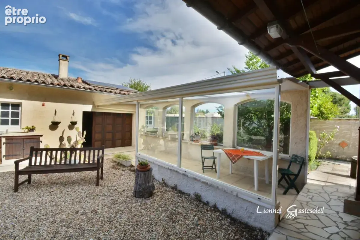 Périgourdine idéalement située 5 chambres sur un beau terrain Paysager à Pineuilh (33) - photo 23
