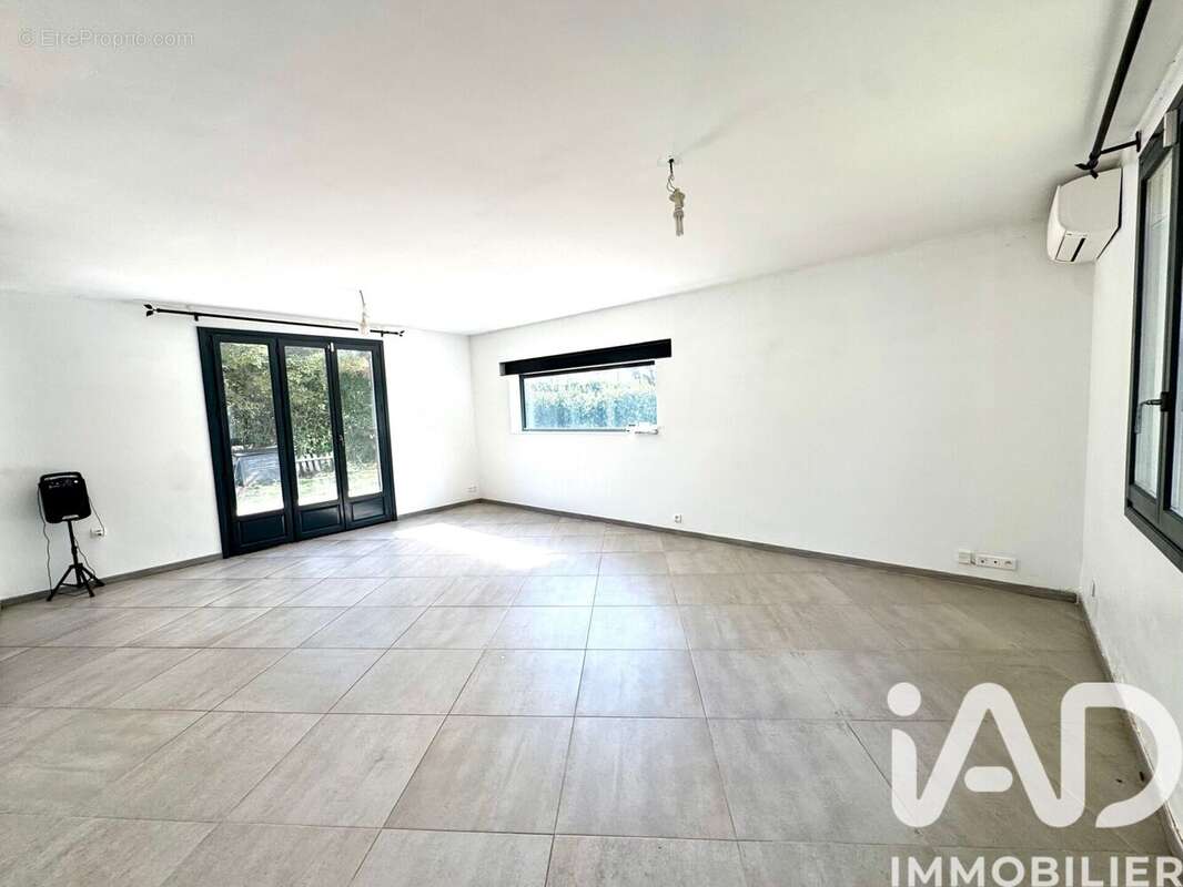 Maison 100 m² à Morieres-Les-Avignon  - photo 3