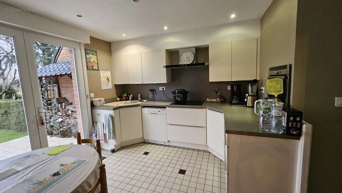 Maison à NEUVILLE-EN-FERRAIN