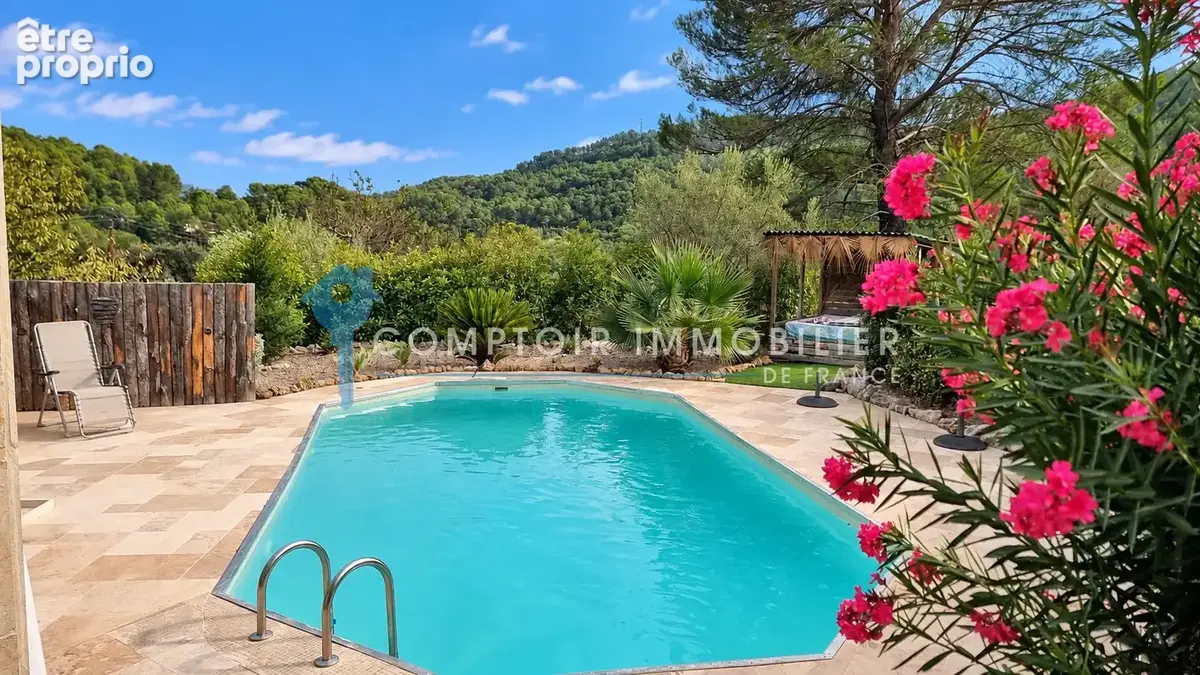 VAR (83) - À VENDRE - SALERNES - Villa atypique avec 5 chambres dans un superbe environnement - photo 4