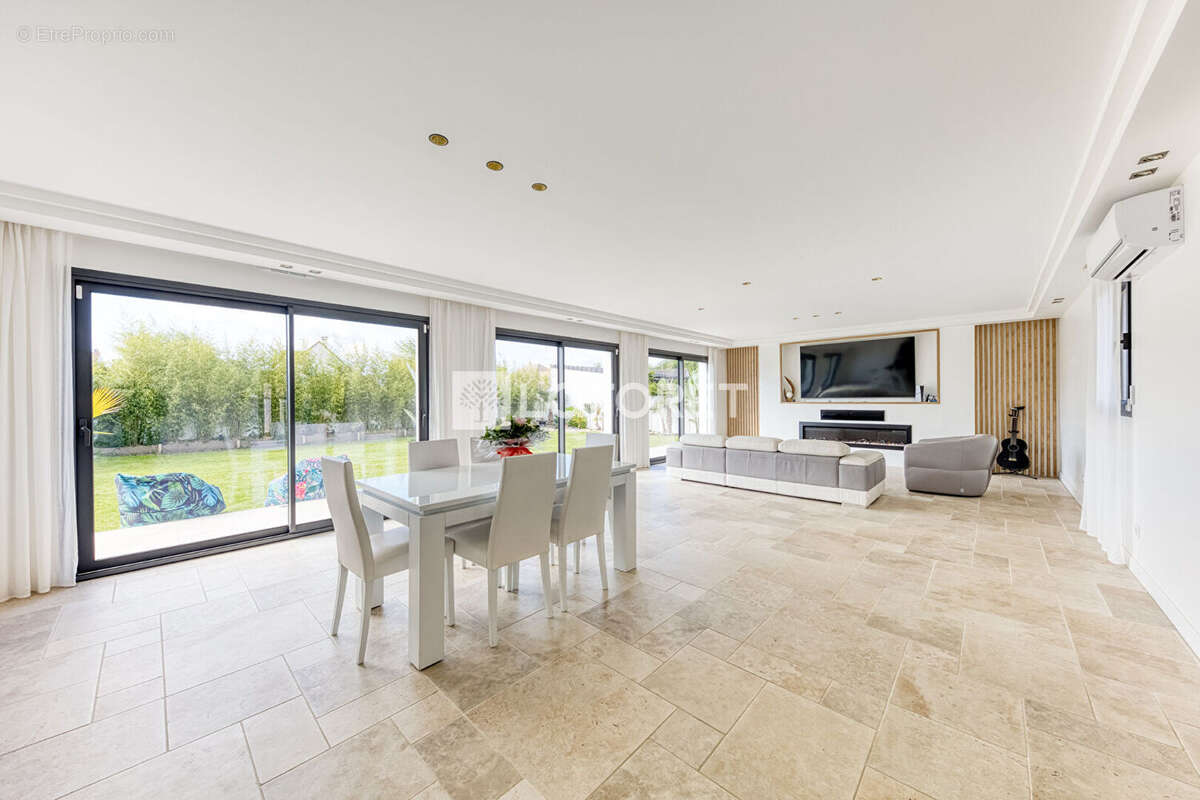 Maison Contemporaine de 204m² dans le secteur du Bouquet à Pontault-Combault - photo 4