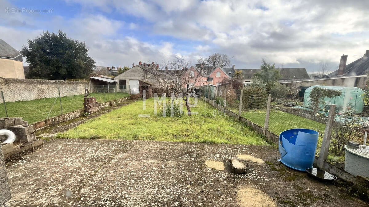 Maison à BESSE-SUR-BRAYE